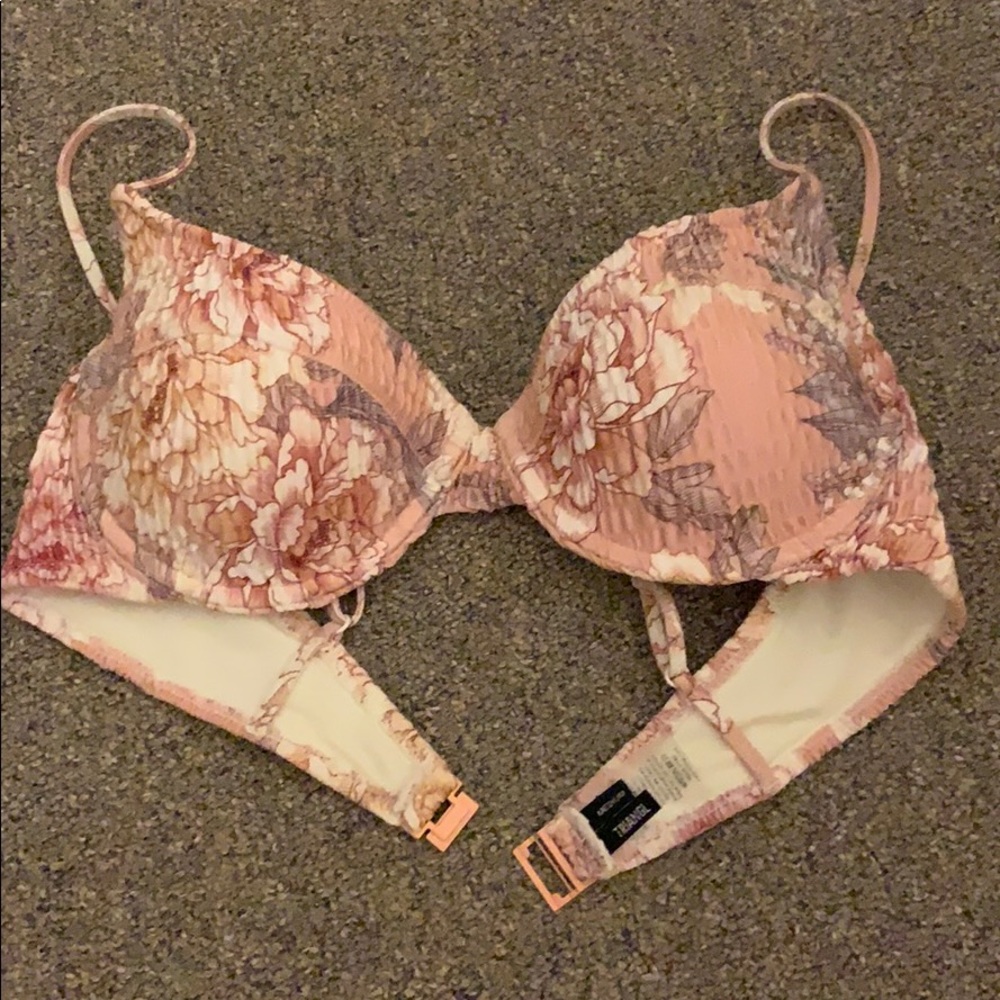 Triangl Saria Camellia Top